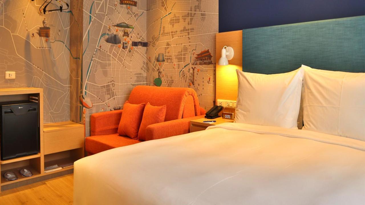 Holiday Inn Express Taichung Fengchia By Ihg Exterior foto
