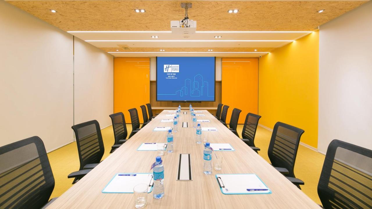 Holiday Inn Express Taichung Fengchia By Ihg Exterior foto