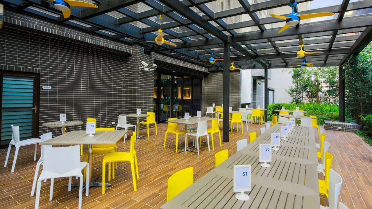 Holiday Inn Express Taichung Fengchia By Ihg Exterior foto