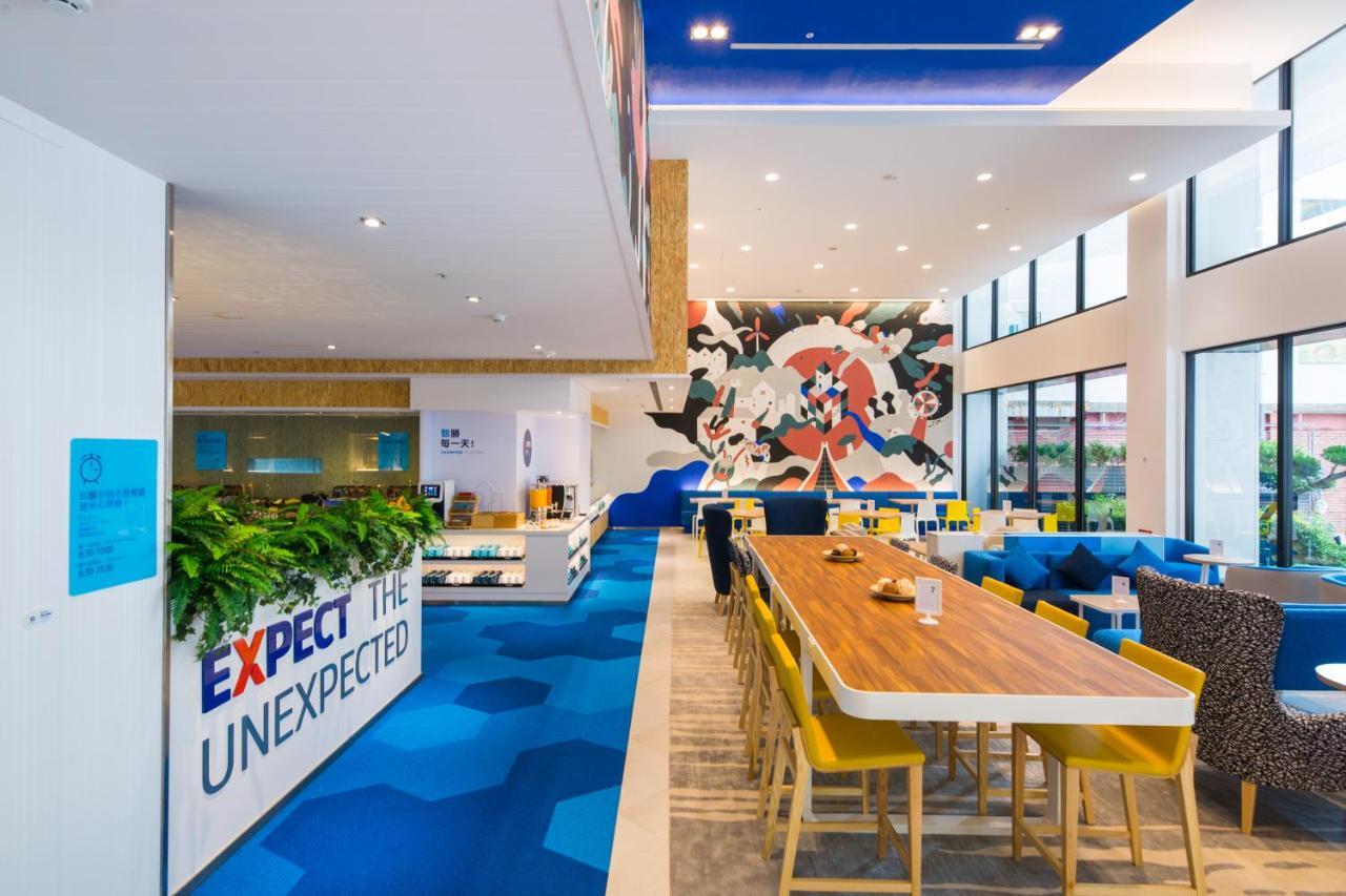 Holiday Inn Express Taichung Fengchia By Ihg Exterior foto