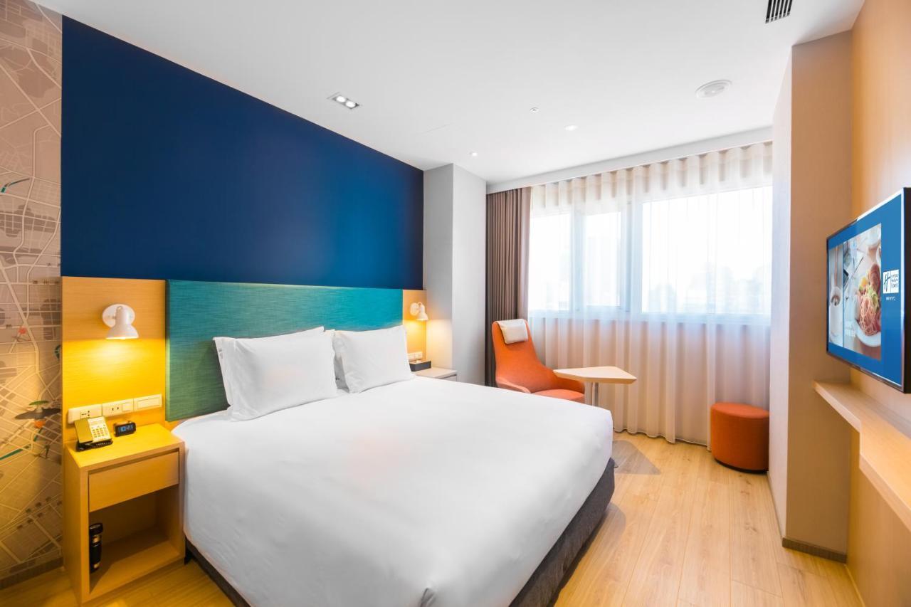 Holiday Inn Express Taichung Fengchia By Ihg Exterior foto